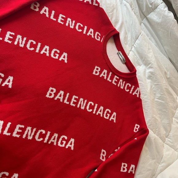 Red  and white oversized balenciaga  sweater authentic size M - Picture 7 of 9